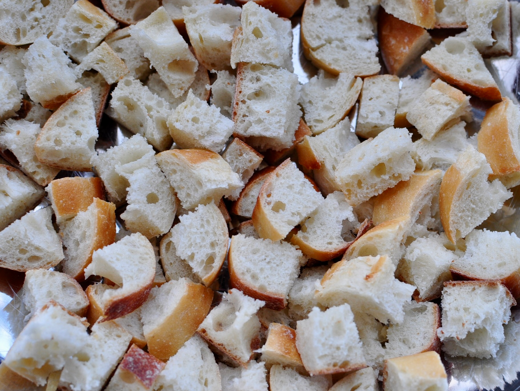 Cubed bread for croutons