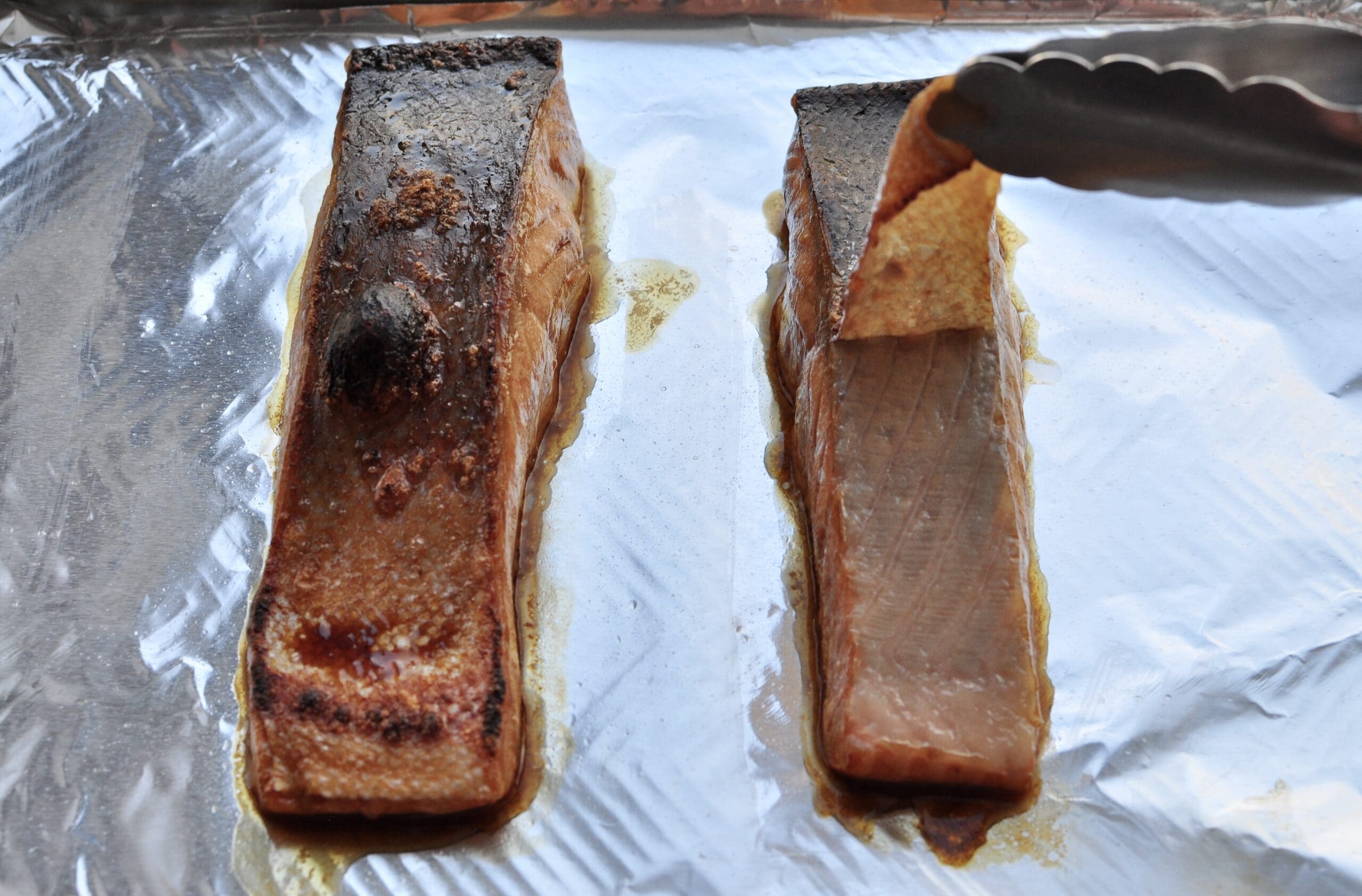 removing the skin on broiled salmon