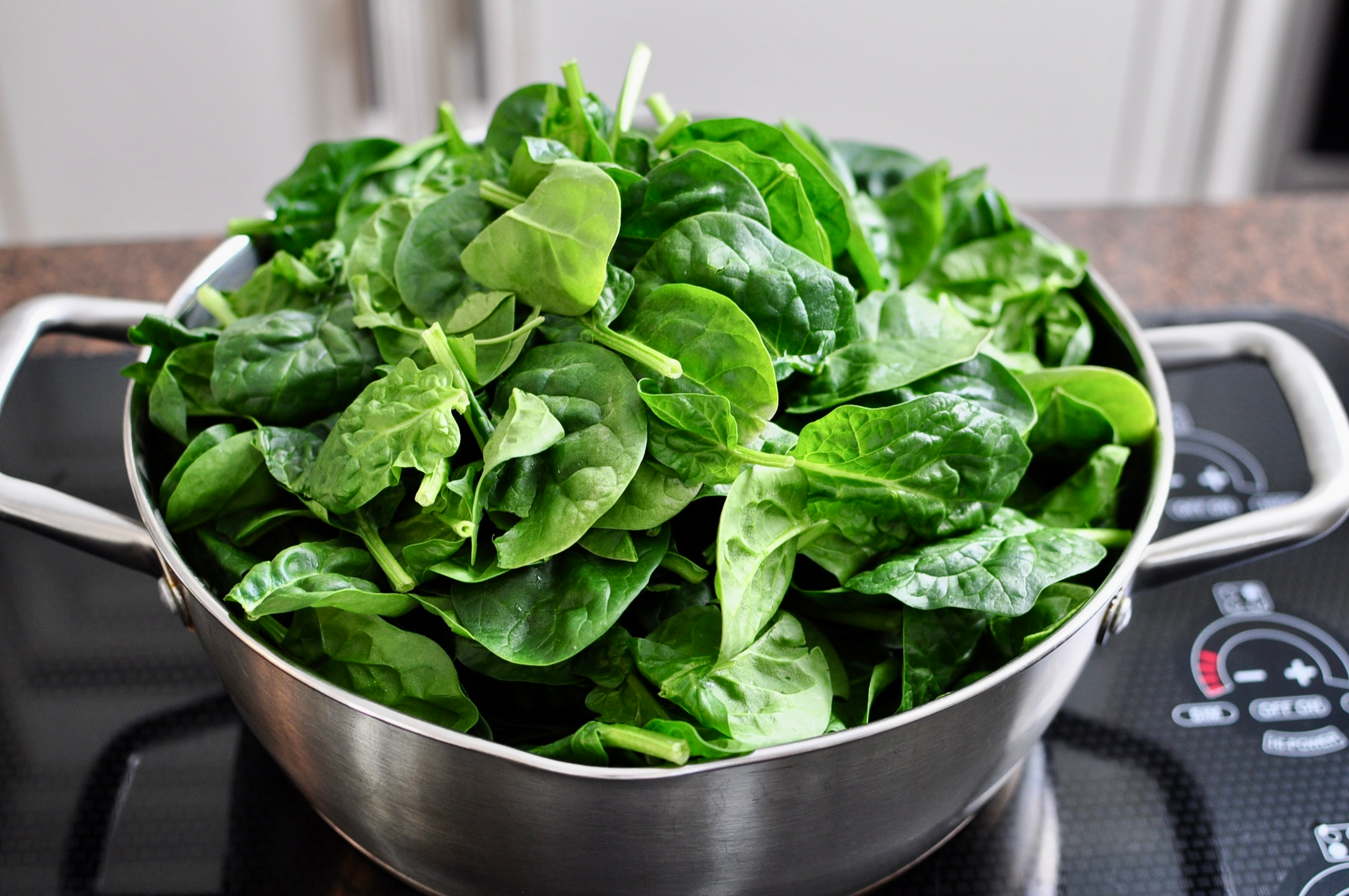 baby spinach before cooking