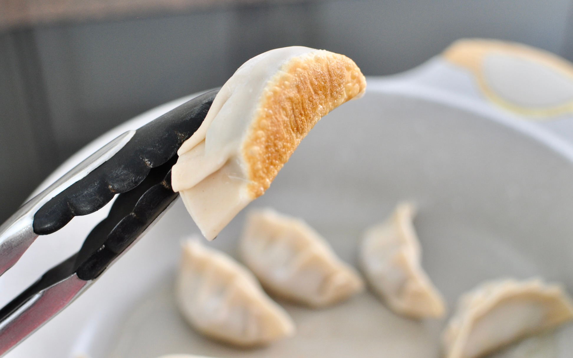 How to fry crispy dumplings