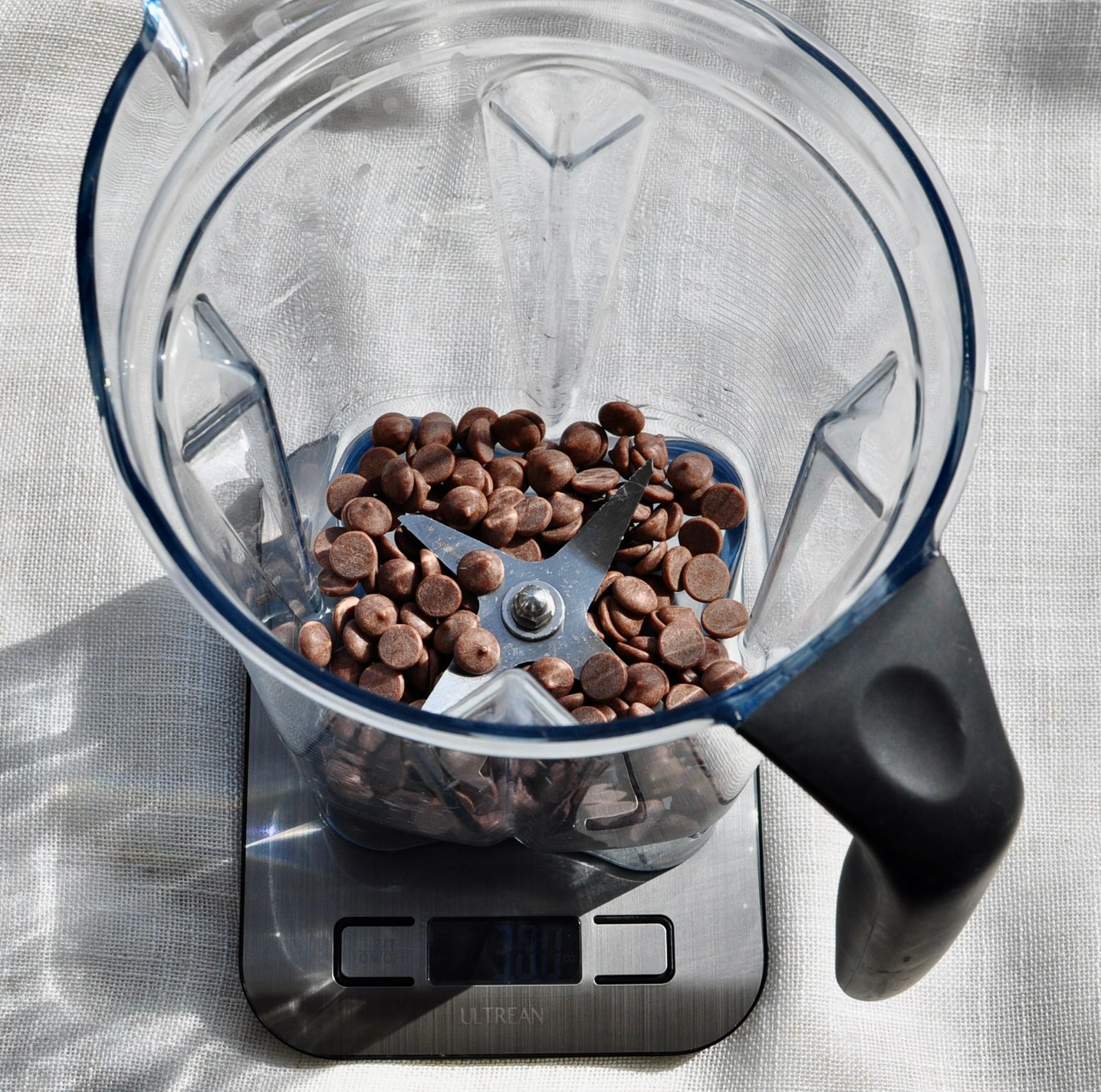 Chocolate chips in blender