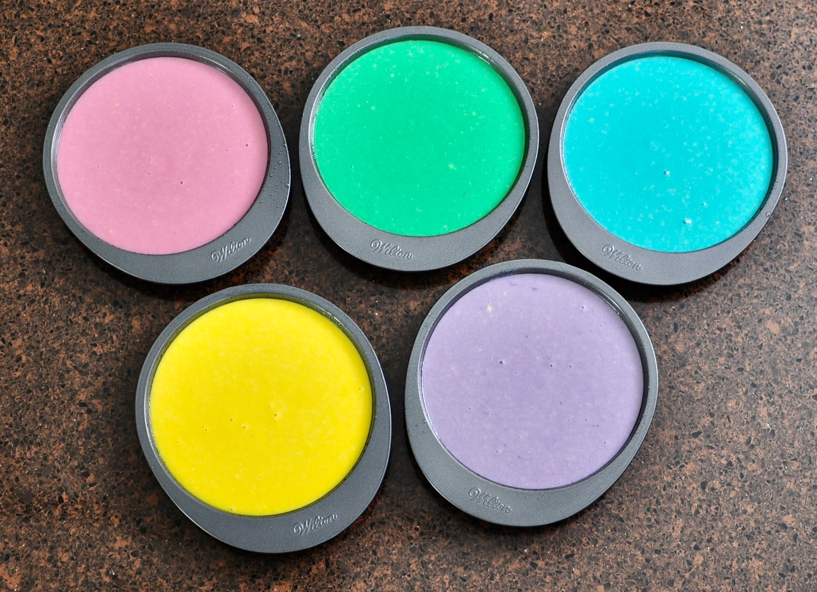 Rainbow cake colors in 5 five inch cake pans