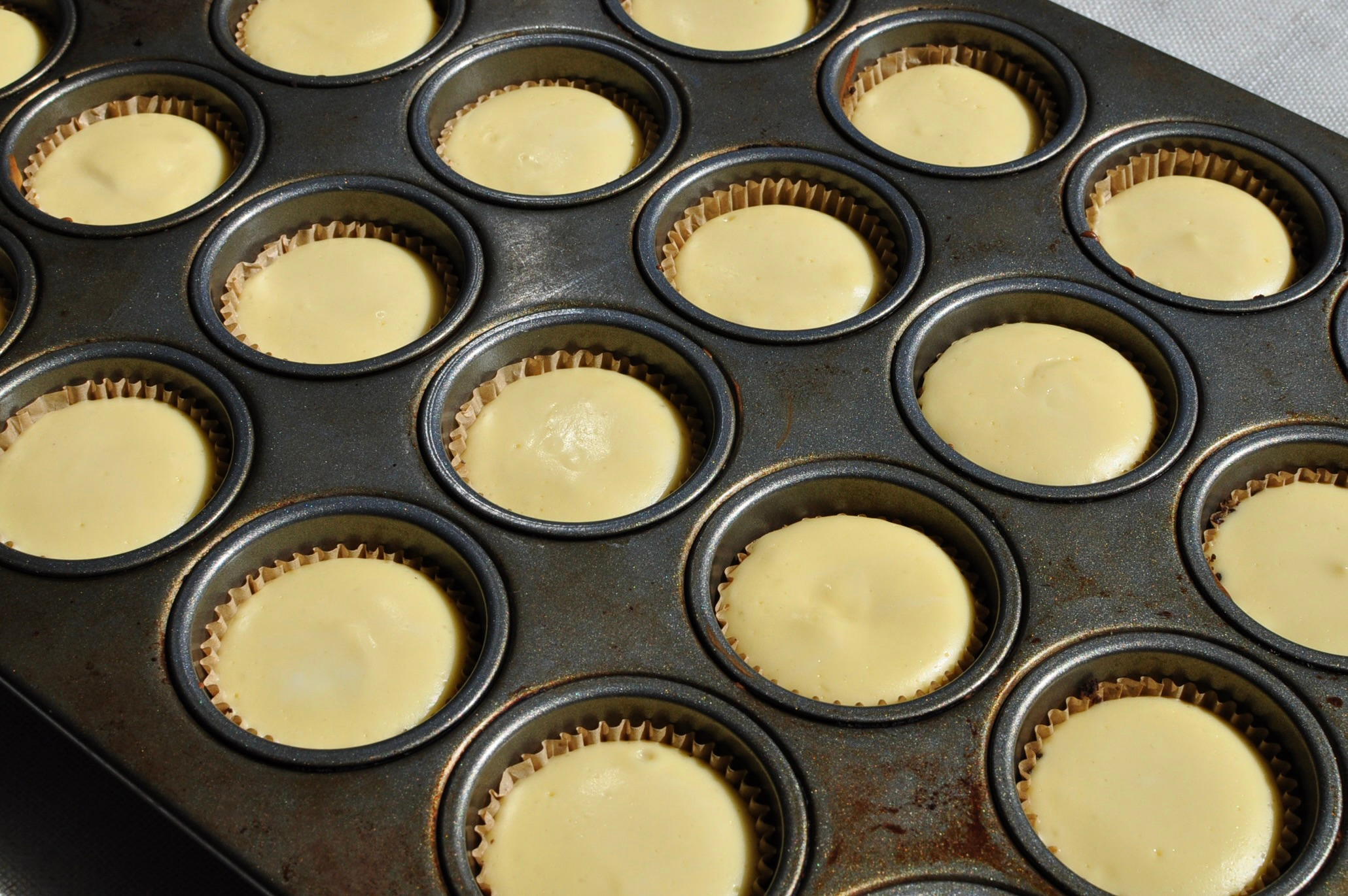 Oreo Cheesecakes Baked in a Mini Muffin Pan
