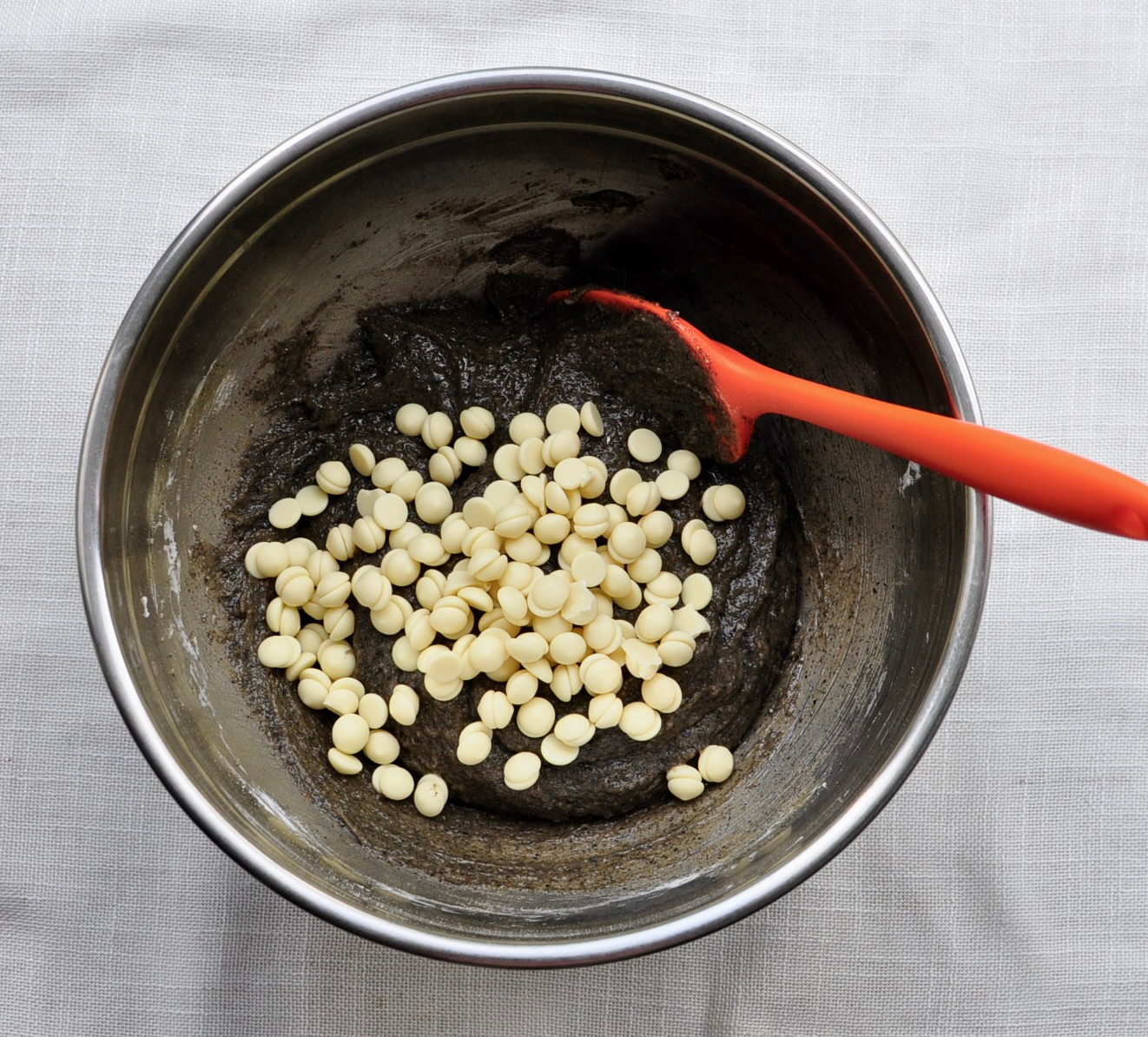 black sesame brownies with white chocolate chips