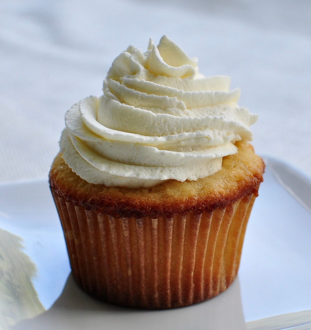 Easy Homemade Vanilla Cupcake Recipe